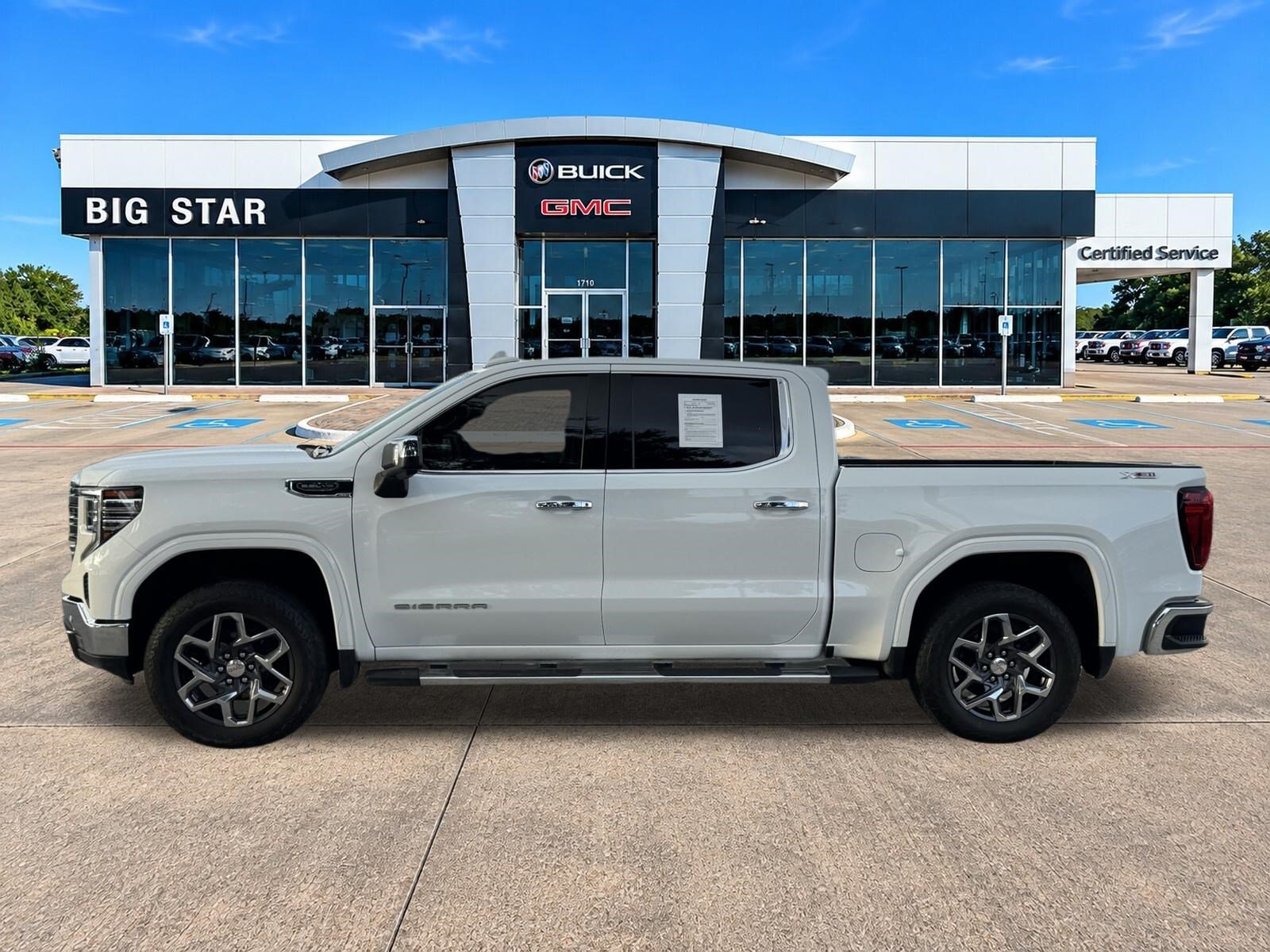 Used 2025 GMC Sierra 1500 SLT w/ SLT Premium Plus Package AWD/4WD image 3