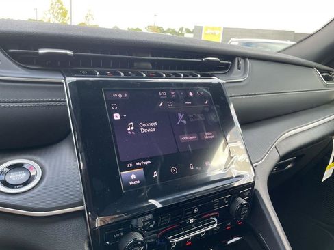 New 2025 Jeep Grand Cherokee Altitude image 12