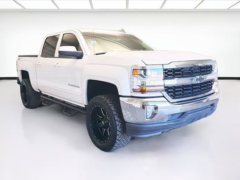 Used 2018 Chevrolet Silverado 1500 LT w/ All Star Edition image 3