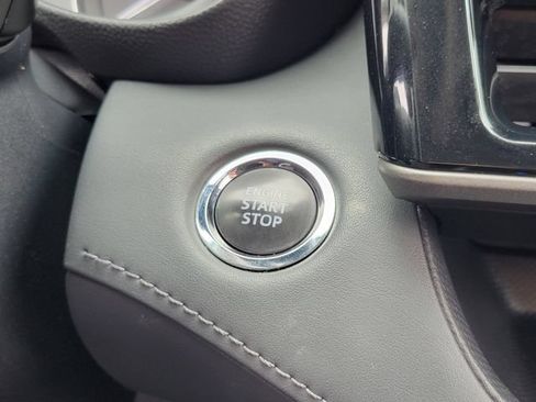 Used 2023 Toyota Highlander XLE FWD image 13