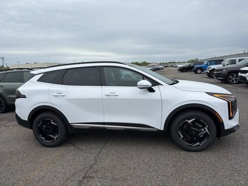 New 2026 Kia Sportage EX AWD/4WD image 2