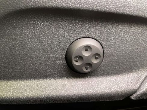 Used 2022 Mercedes-Benz GLC 300 4MATIC image 17