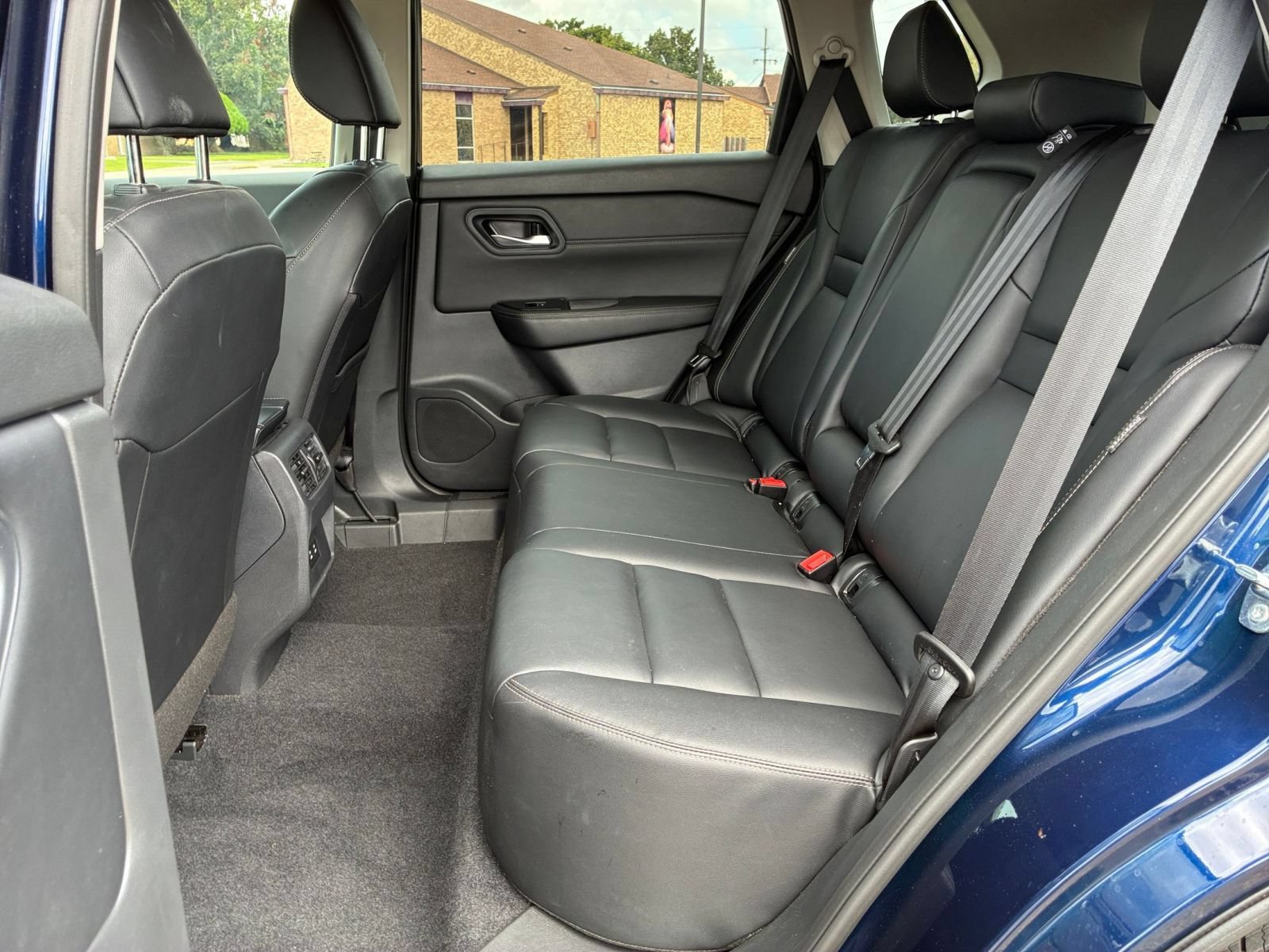 Used 2026 Nissan Rogue SL FWD image 27