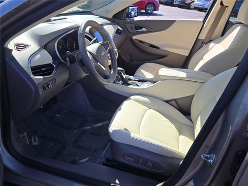 Used 2024 Chevrolet Malibu LT image 25