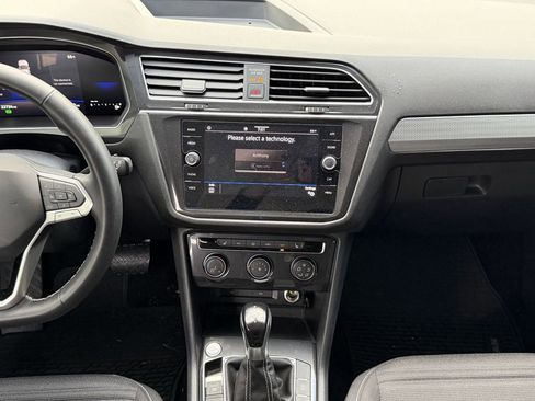 Used 2024 Volkswagen Tiguan S FWD image 15