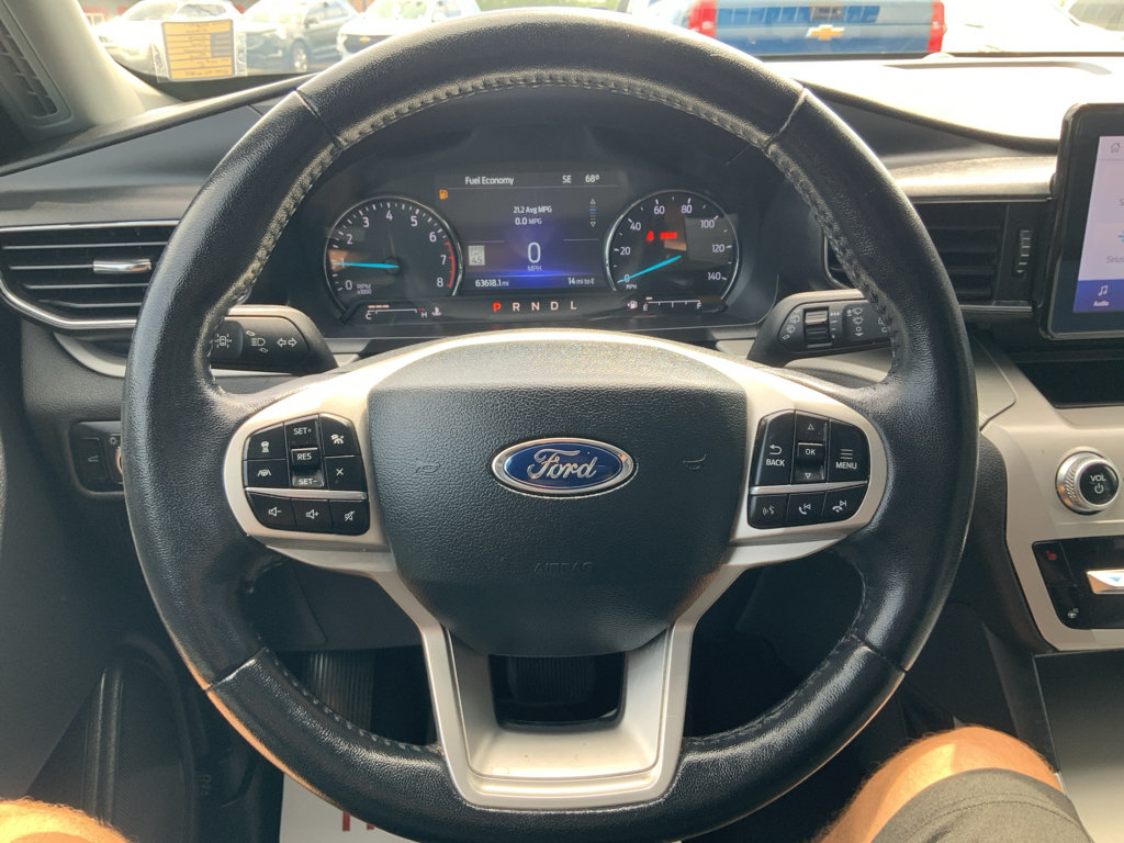 Used 2023 Ford Explorer XLT w/ Equipment Group 202A AWD/4WD image 11