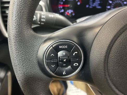 Used 2022 Kia Soul LX w/ Technology Package image 25
