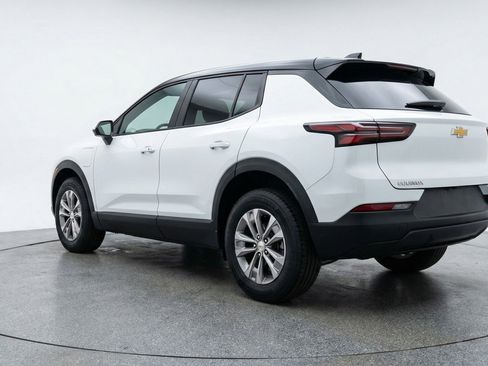 Used 2025 Chevrolet Equinox LT image 6