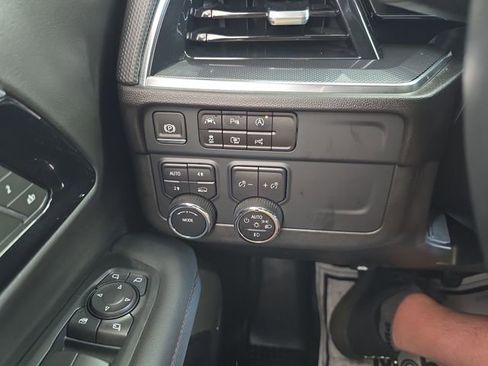 Used 2025 Chevrolet Tahoe RST w/ RST Performance Edition AWD/4WD image 20