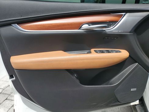 Used 2023 Cadillac XT5 Premium Luxury w/ Technology Package image 10