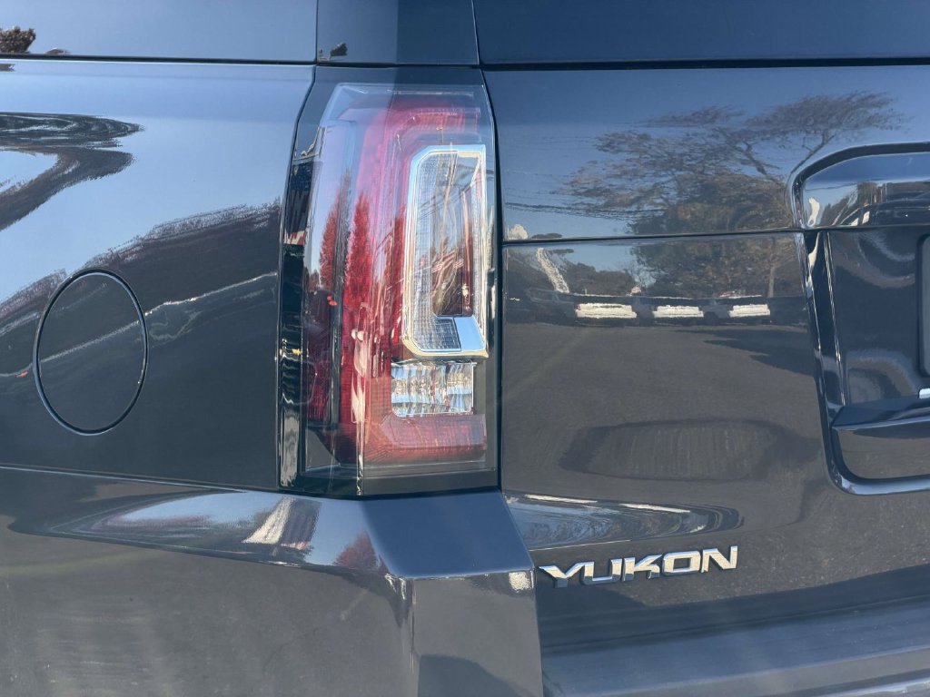 Used 2016 GMC Yukon SLT w/ Open Road Package AWD/4WD image 13