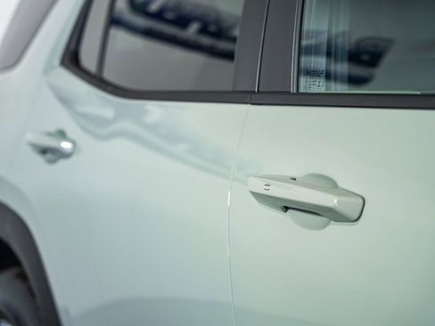 New 2026 Chevrolet Equinox LT w/ Convenience Package II image 16