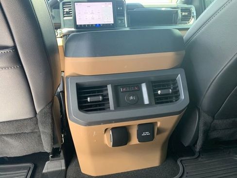 Certified 2024 Ford F250 Lariat w/ Chrome Package image 21