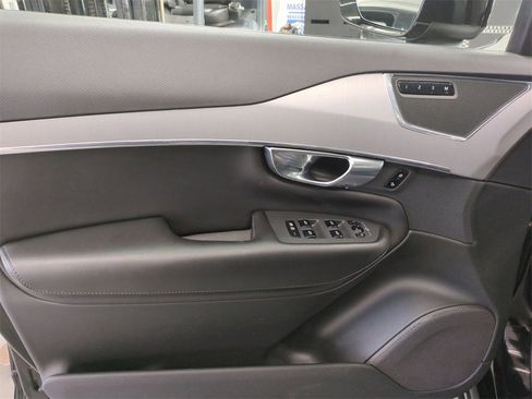 Used 2021 Volvo XC90 T5 Momentum w/ Climate Package image 10
