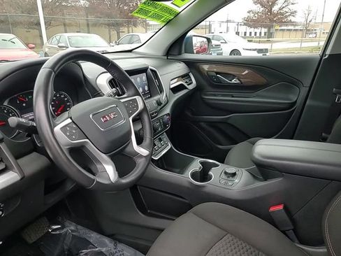 Used 2021 GMC Terrain SLE w/ Driver Convenience Package image 9