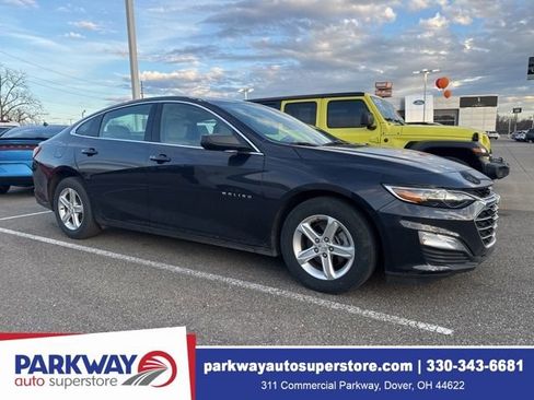 Used 2022 Chevrolet Malibu LS image 1