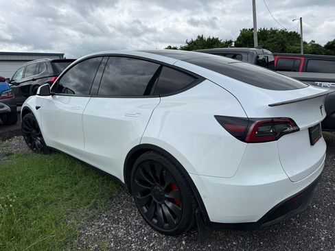 Used 2022 Tesla Model Y Performance AWD/4WD image 6