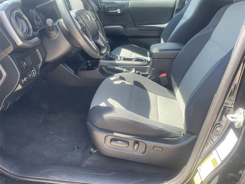 Used 2021 Toyota Tacoma TRD Sport image 13