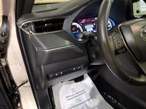 Used 2021 Toyota Venza XLE w/ Softex Package AWD/4WD image 13
