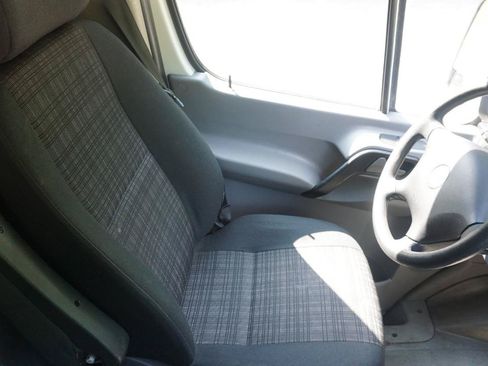 Used 2016 Freightliner Sprinter 2500 RWD image 12
