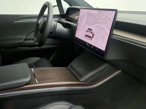 Used 2024 Tesla Model X AWD/4WD image 33