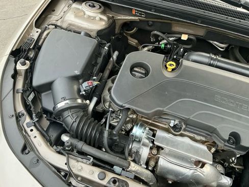 Used 2023 Chevrolet Malibu LT FWD image 19