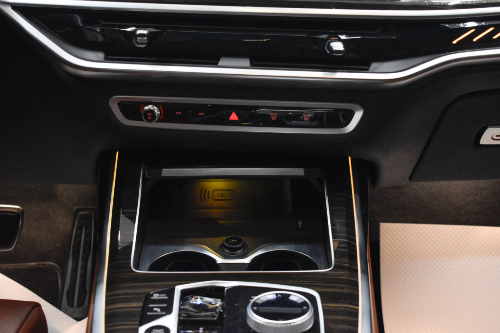 Used 2023 BMW X7 M60i w/ Executive Package AWD/4WD image 25
