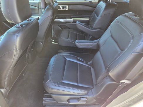 Certified 2023 Ford Explorer XLT w/ Equipment Group 202A RWD image 11