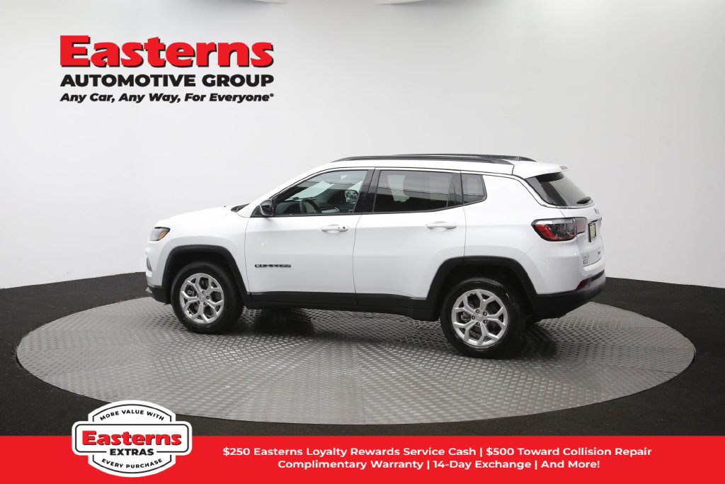 Used 2024 Jeep Compass Latitude AWD/4WD image 61