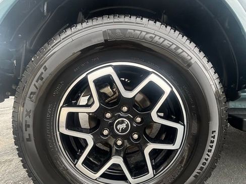 Used 2022 Ford Bronco Outer Banks AWD/4WD image 10