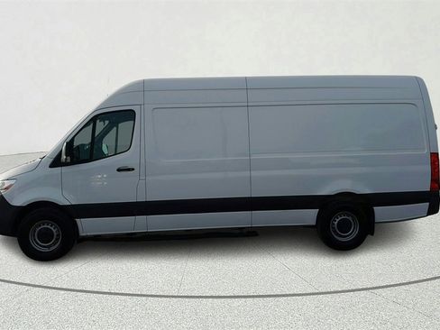 Used 2023 Mercedes-Benz Sprinter 2500 image 4