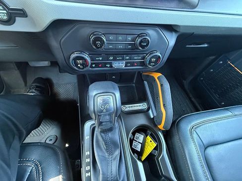 Used 2023 Ford Bronco Badlands image 37