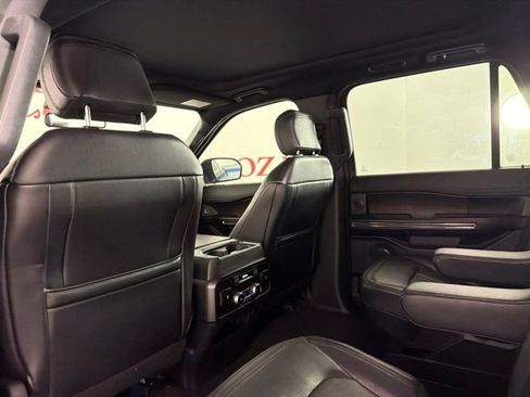Used 2019 Ford Expedition Limited w/ Equipment Group 302A RWD image 14