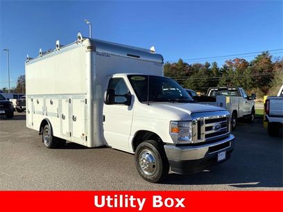 Used 2023 Ford E-450 and Econoline 450 Super Duty w/ Power Windows & Locks Group