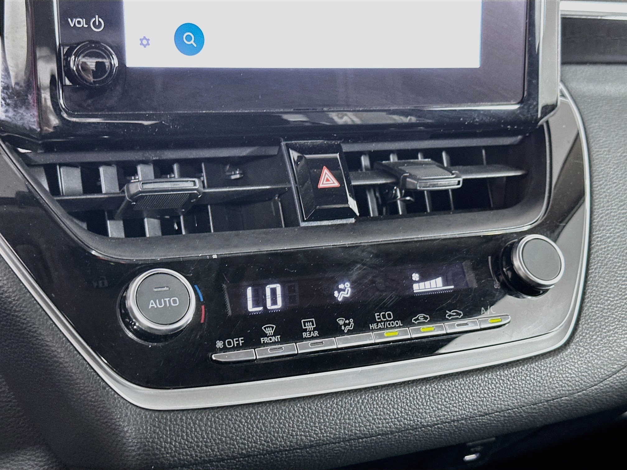 Used 2025 Toyota Corolla LE FWD image 23