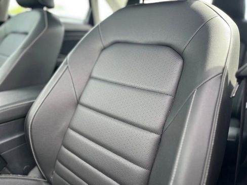 Used 2024 Volkswagen Jetta SE w/ Panoramic Sunroof Package FWD image 21