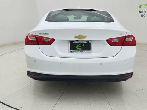Used 2018 Chevrolet Malibu LT w/ Driver Confidence Package FWD image 5