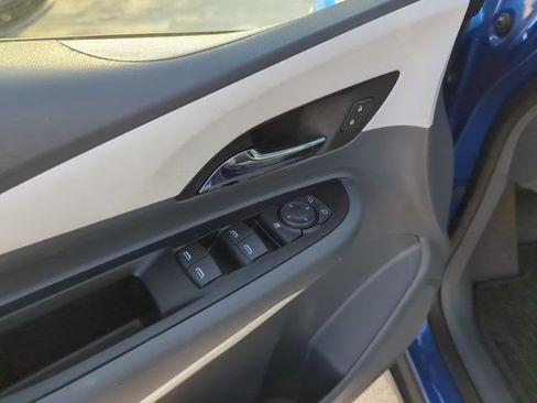 Used 2020 Chevrolet Bolt Premier FWD image 11