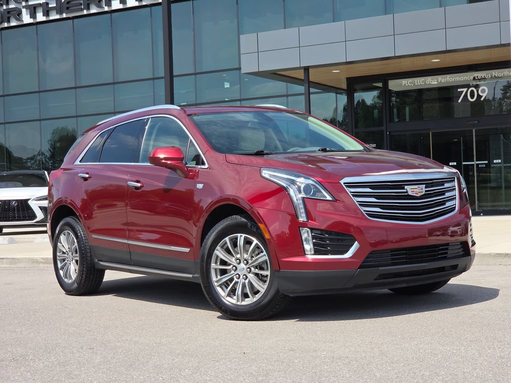 Used 2017 Cadillac XT5 Luxury FWD image 2