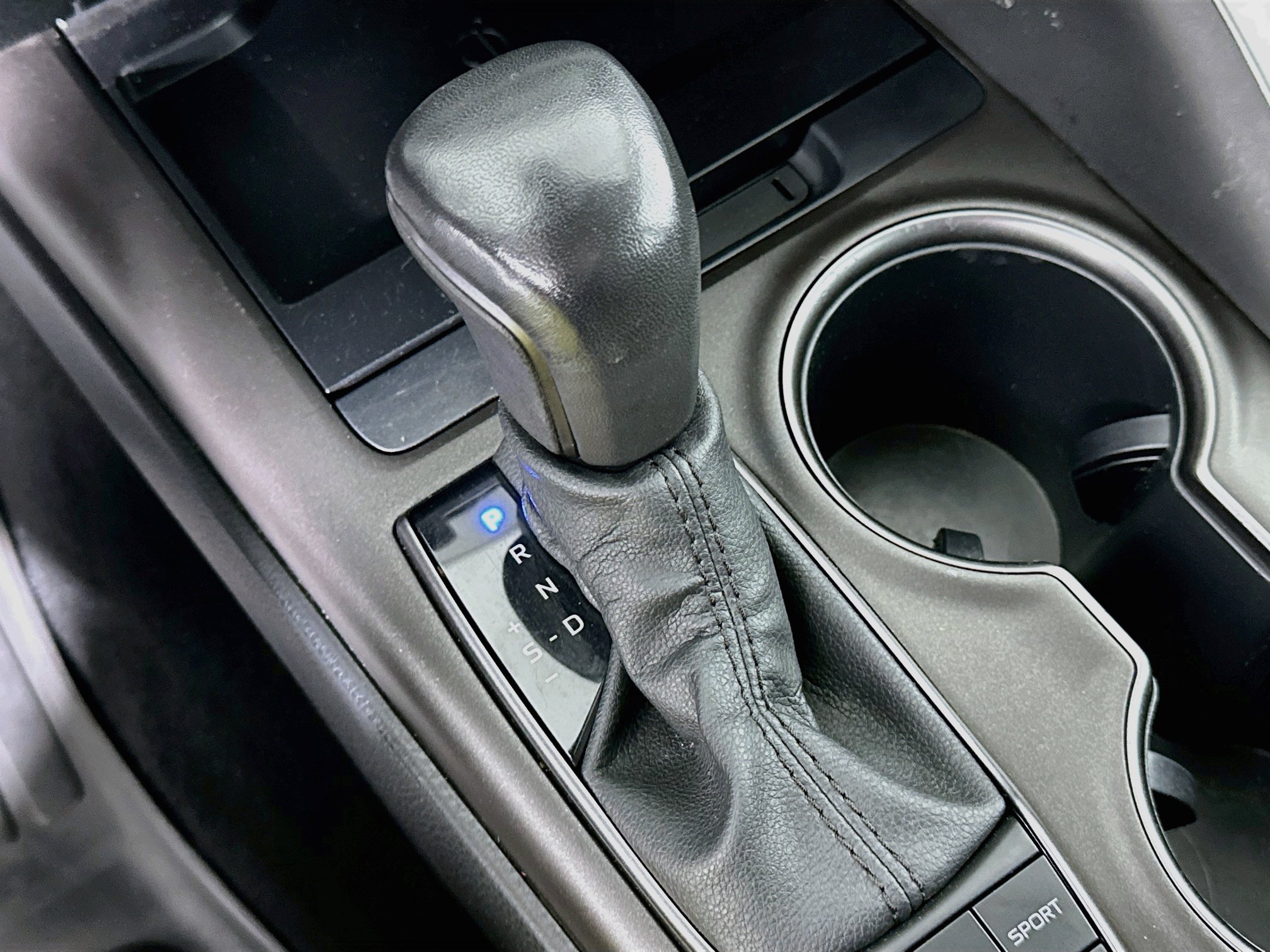 Used 2022 Toyota Camry SE w/ Audio Upgrade Package FWD image 24