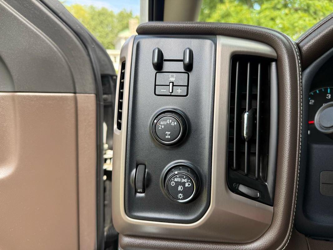 Used 2018 GMC Sierra 1500 Denali w/ Denali Ultimate Package AWD/4WD image 17