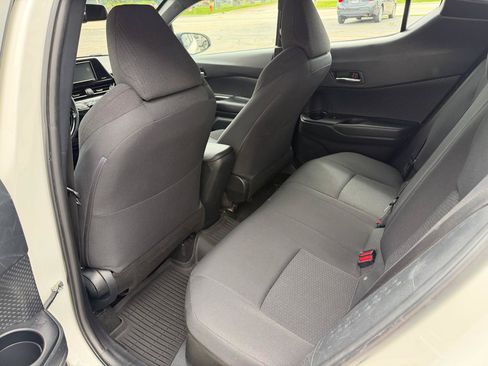 Used 2018 Toyota C-HR XLE FWD image 13