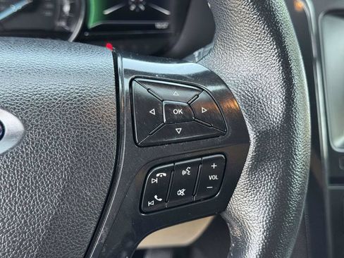 Used 2018 Ford Explorer XLT w/ Equipment Group 202A FWD image 13