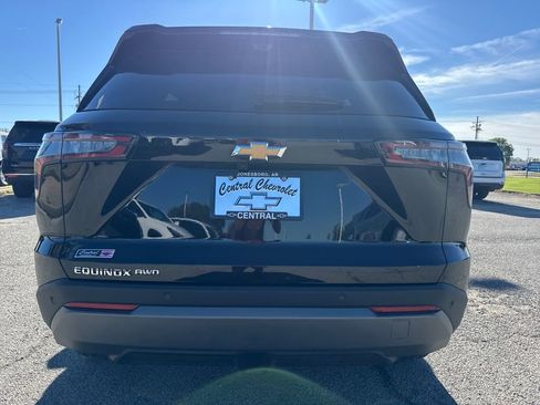 Used 2025 Chevrolet Equinox LT w/ Convenience Package II image 5