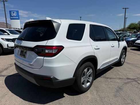 Certified 2025 Honda Pilot EX-L image 5