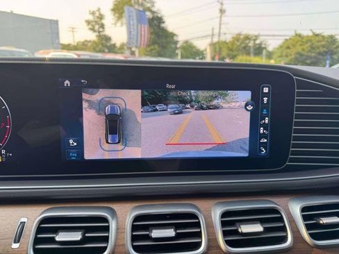 Used 2024 Mercedes-Benz GLS 580 4MATIC image 30