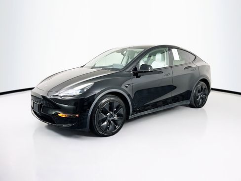 Used 2022 Tesla Model Y Long Range AWD/4WD image 3