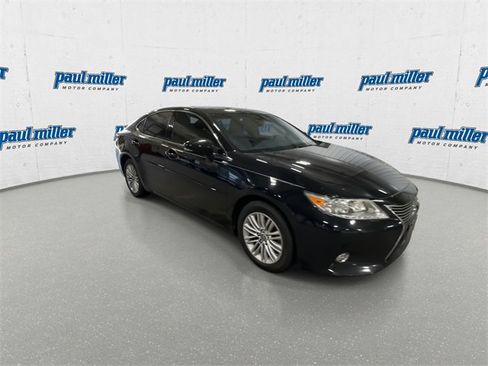 Used 2015 Lexus ES 350 w/ Luxury Package image 2