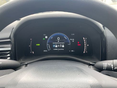 Used 2025 Toyota Camry LE image 39