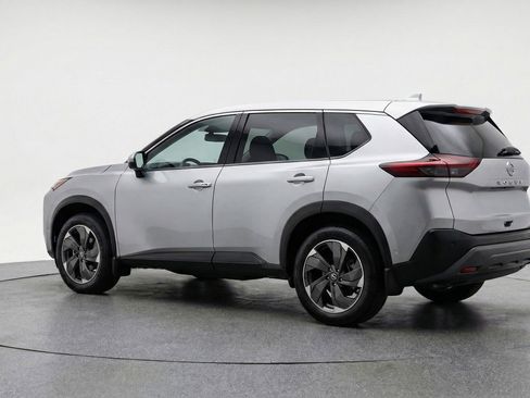 Used 2025 Nissan Rogue SV FWD image 6
